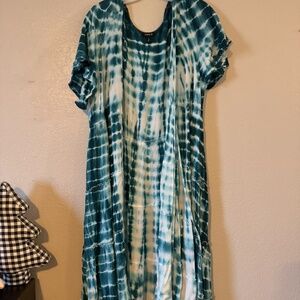 Torrid Tie Dye Size 3 Cardigan short sleeve